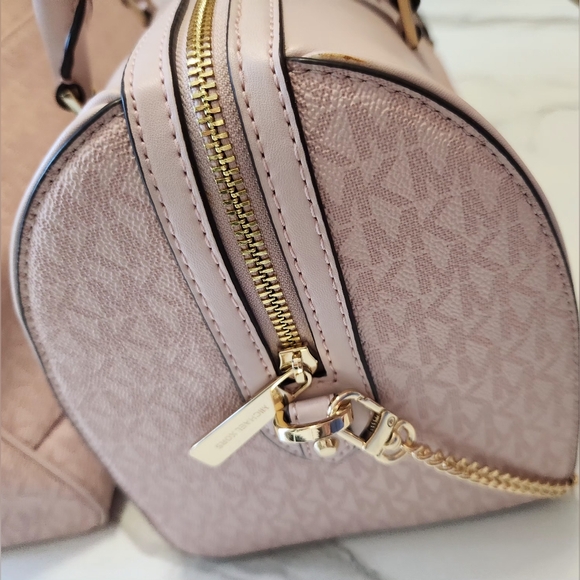 2 Piece Michael Kors Set. The Ultimate Travel Set! Mdm Duffel Satchel And Purse! - Picture 6 of 16